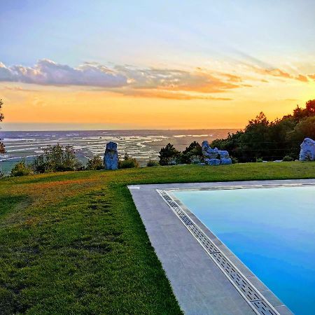 Chiatri Holiday Prato Verde מראה חיצוני תמונה