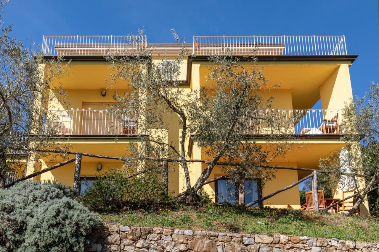 Chiatri Holiday Prato Verde מראה חיצוני תמונה