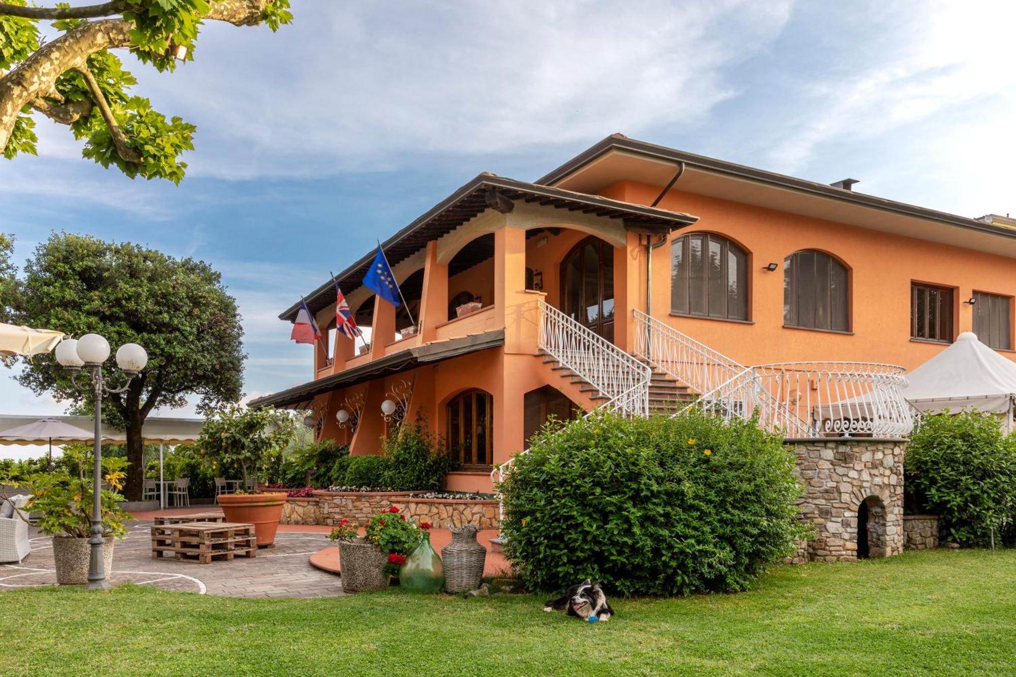 Chiatri Holiday Prato Verde מראה חיצוני תמונה